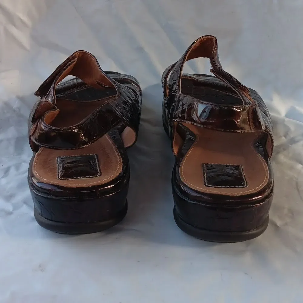 Clarks Artisan Brown Sandals Comfortable Flip-Flops Size 11XW